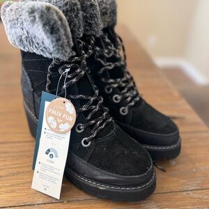 Roxy Brandi II Black Winter Boots with Faux Fur
